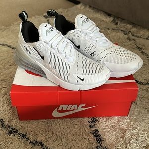 BRAND NEW NEVER WORN White Nike Airmax 270